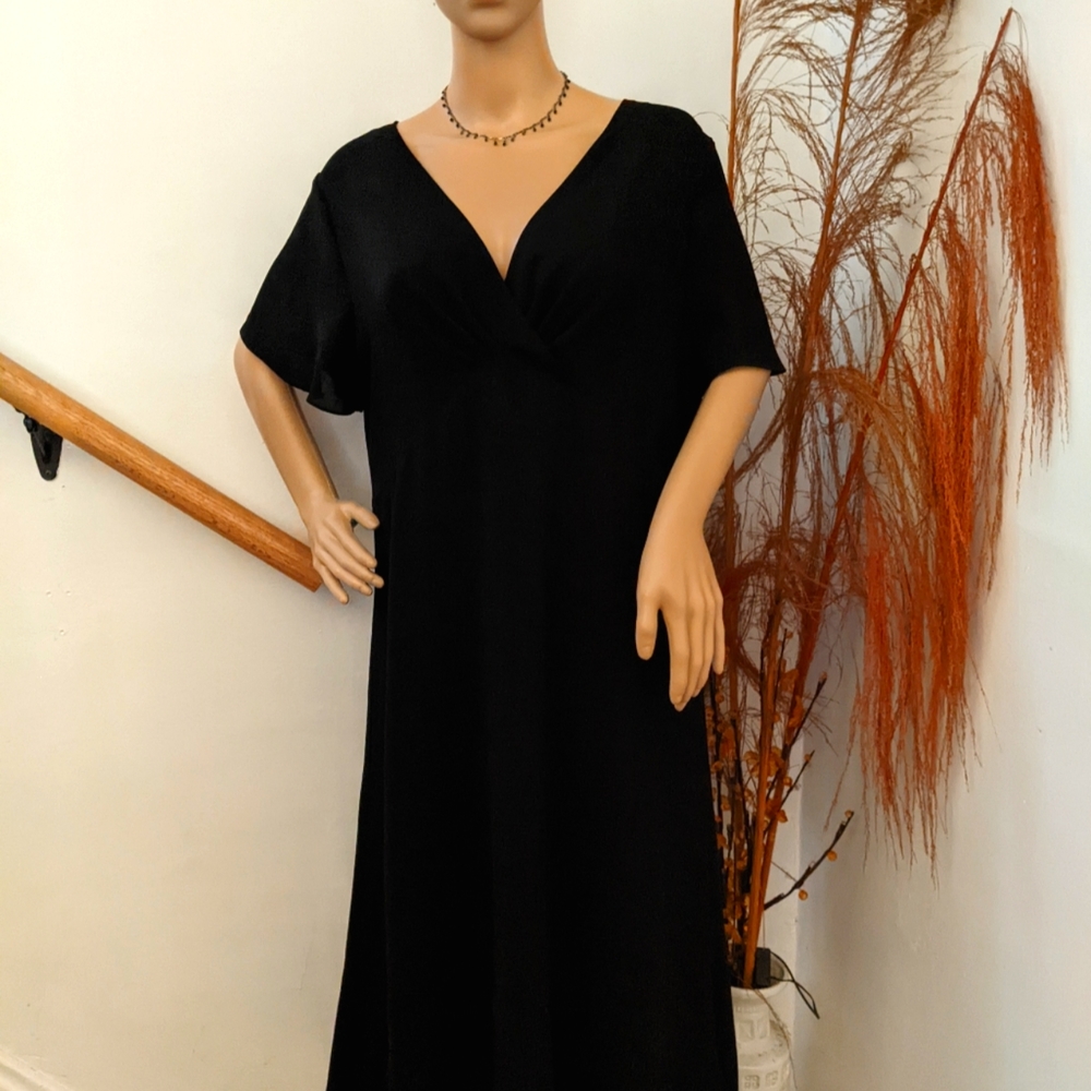 Little Black Dress by Jacklyn Smith size 16